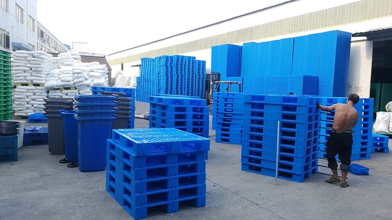 Roto Moulded Pallets As The Replacement Of Wooden Pallets