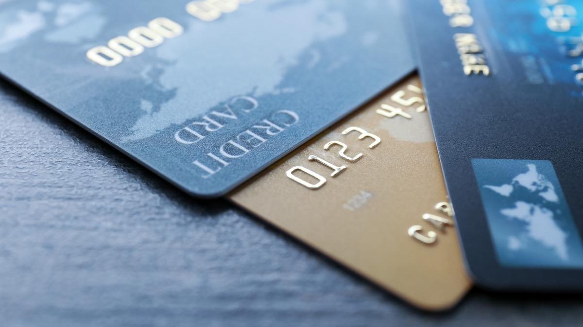 Check out the charges when withdrawing money using credit cards